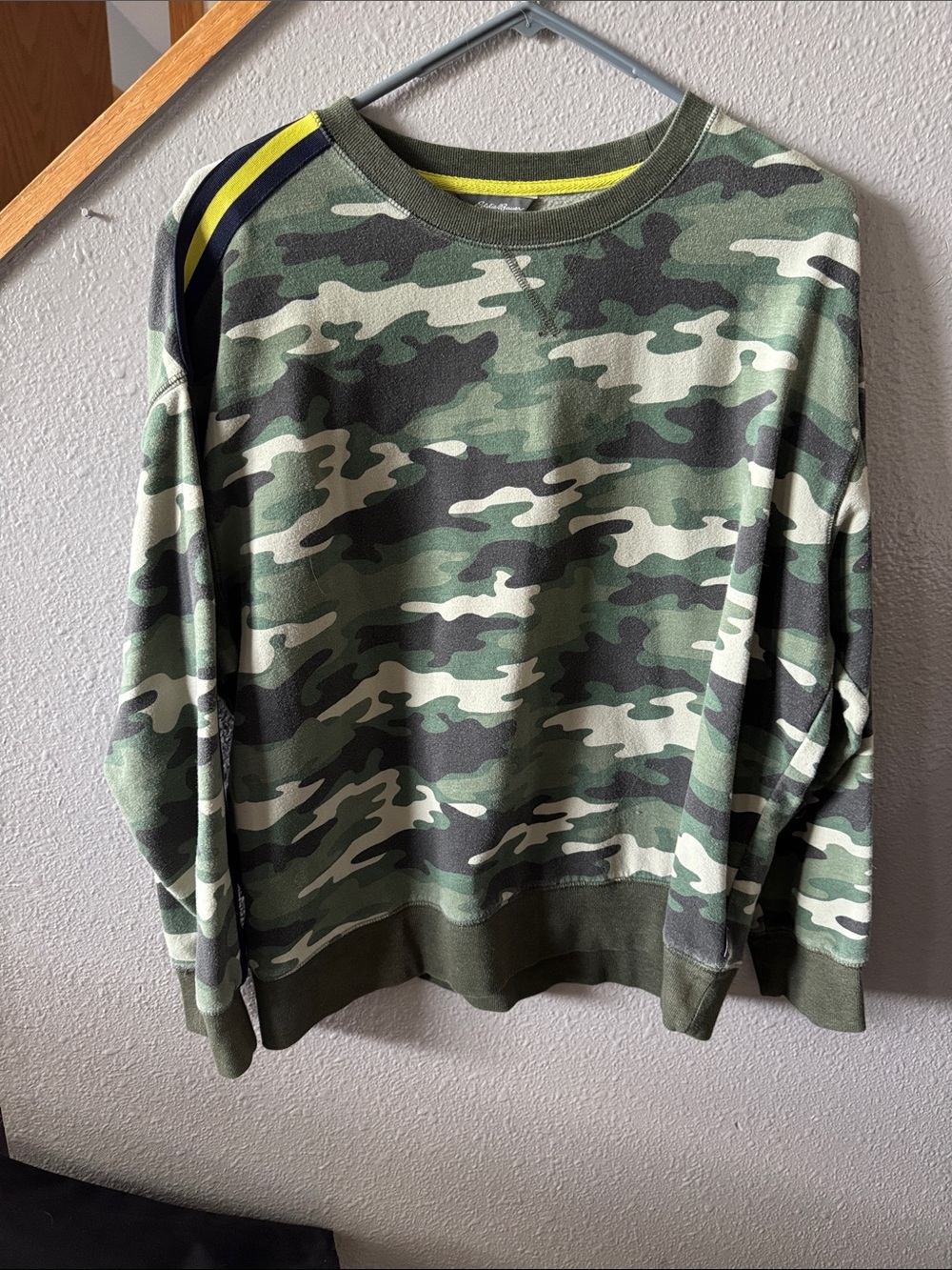 Eddie Bauer Womens XL Green Camo Crewneck Sweater with Yellow Accent